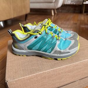 Topo Athletic Womens MTN Racer Shoes Size 7.5 Gray Blue Green Trail Running